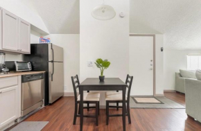 NRG Med Beautiful 2 Bedroom loft w/Sofa Bed in the Heart of Houston